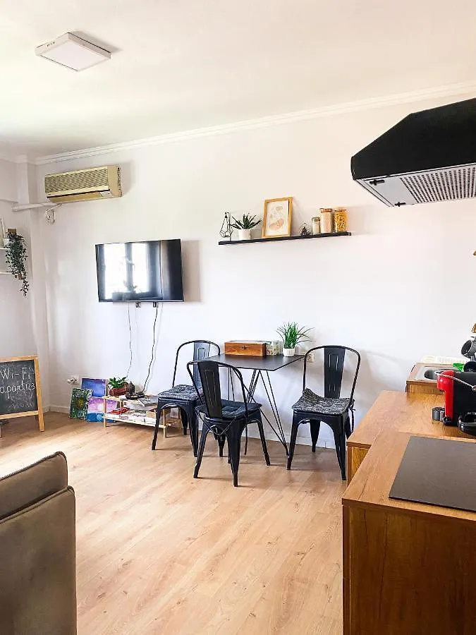 Entire Serviced Apartment With A Beautiful View Tirana 0*,